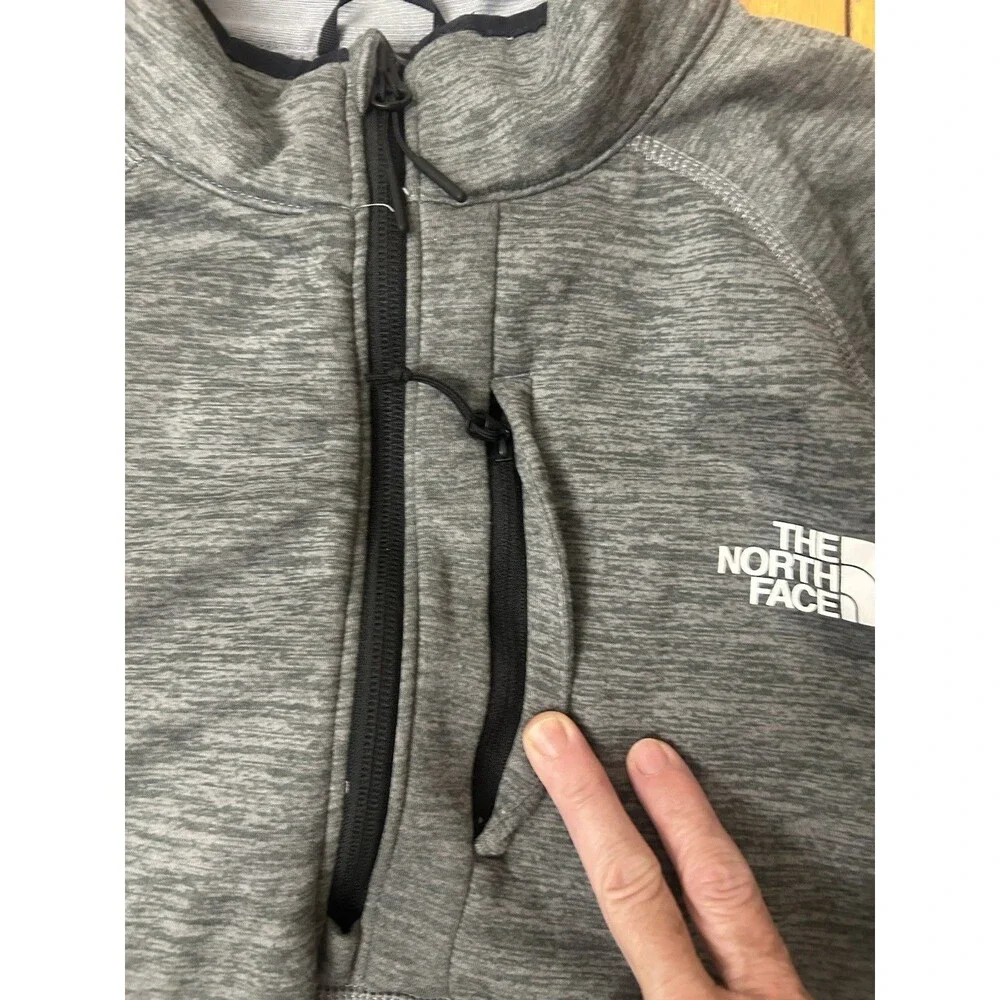 The North Face Men’s Size Medium Gray Fleece 1/4 Zip Pullover Sweatshirt Warm